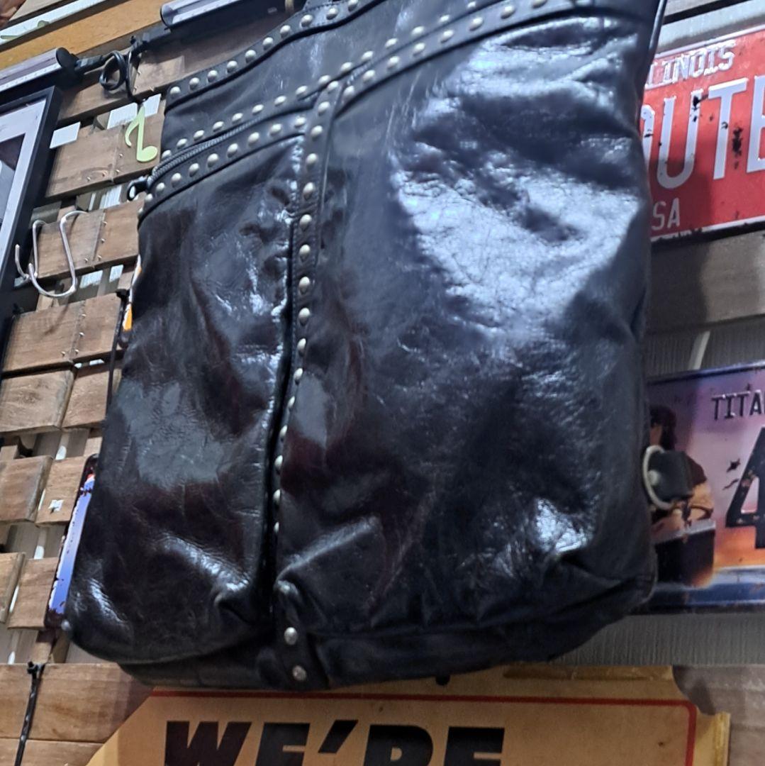 イサムカタヤマバックラッシュ King Cobra スタッズレザートートバッグ