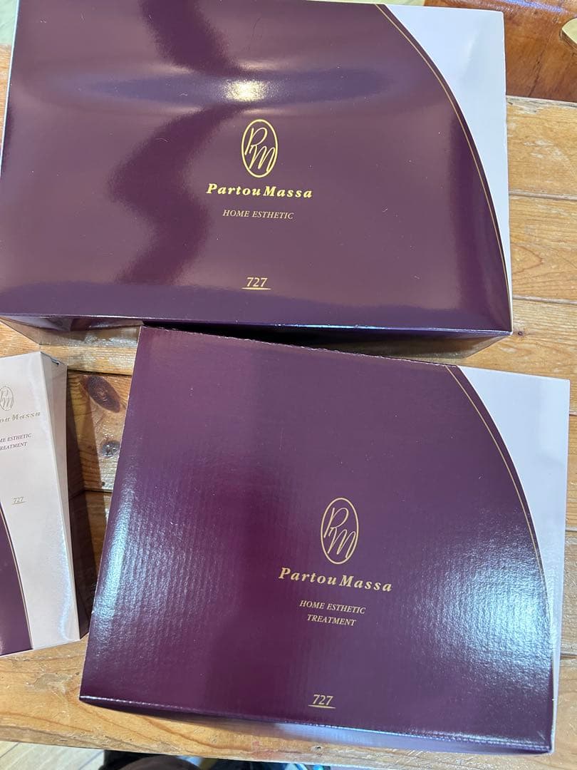727パルトゥーマッサーコスメティックス　　美顔器