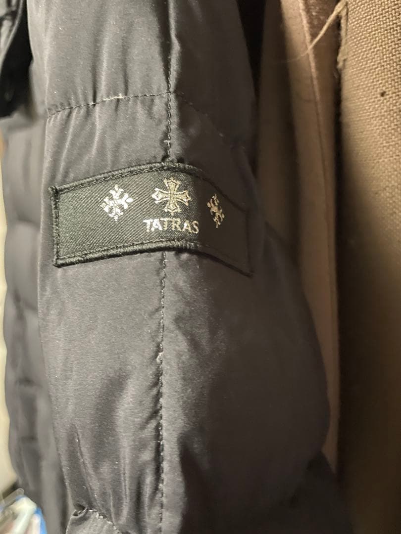 赭*運様 TATRAS フード付き ブラック ダウンジャケット
