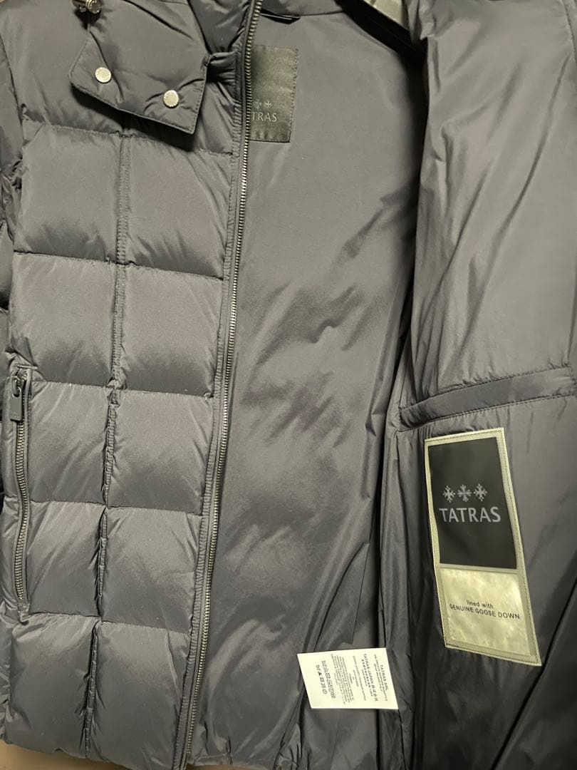 赭*運様 TATRAS フード付き ブラック ダウンジャケット