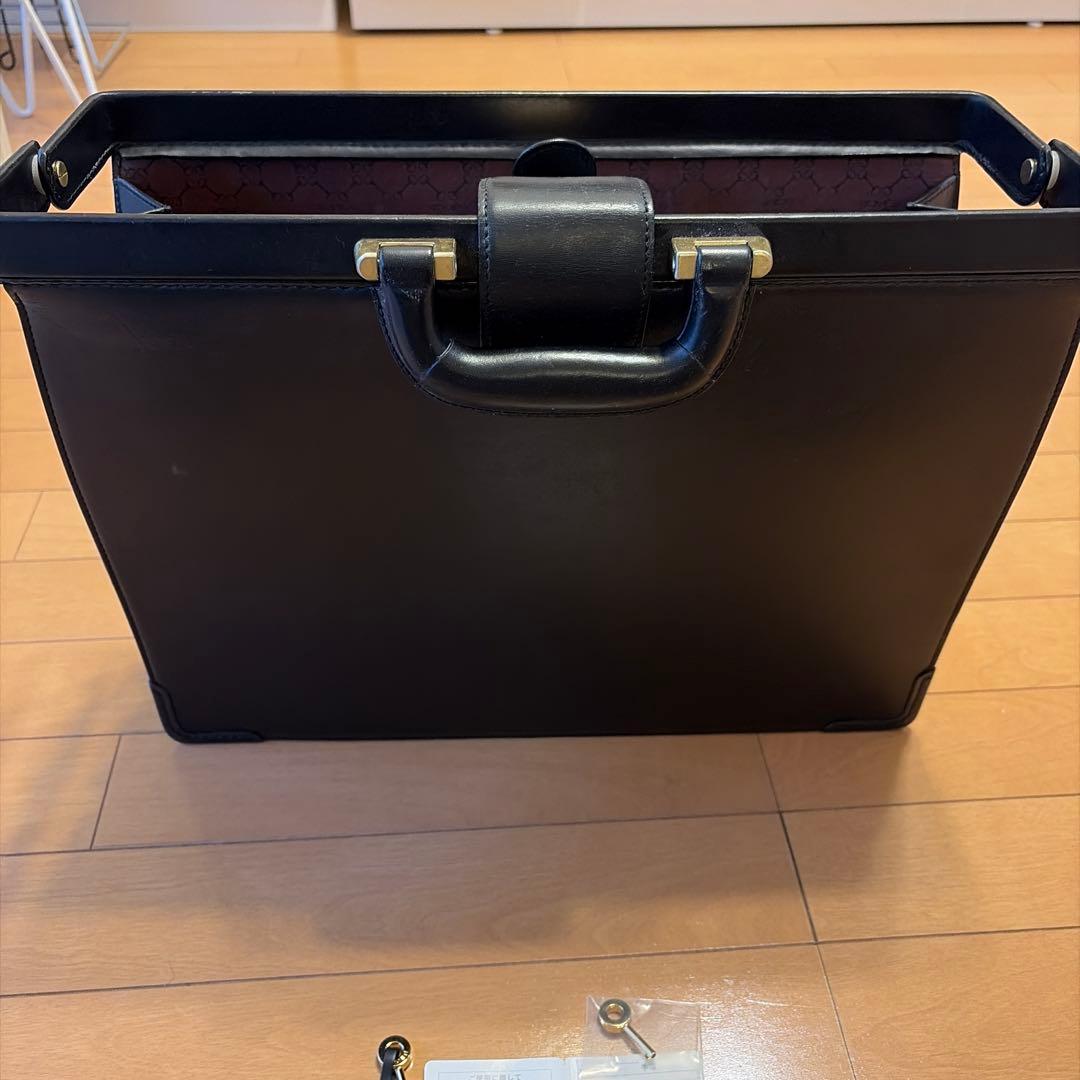 ソメスサドル エグゼクティブ ダレスバッグ ブラック