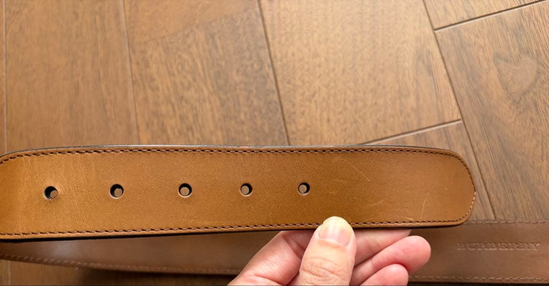 BURBERRY 茶色ベルト 金色バックル 収納袋付き