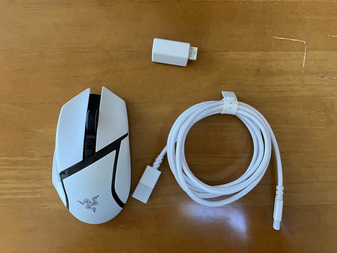 Razer Basilisk V3 Pro 35K ホワイト