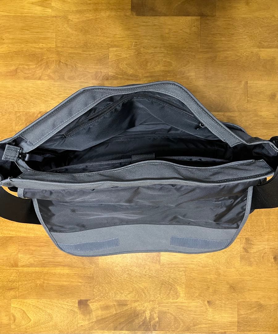 THE NORTH FACE メッセンジャーバッグ グレー