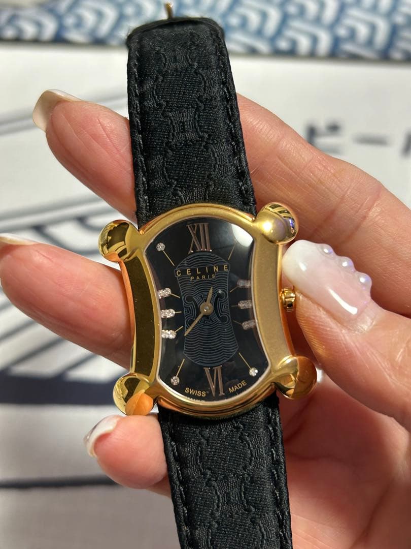 CELINE トリンオフ10ポイントダイヤウォッチです^_^