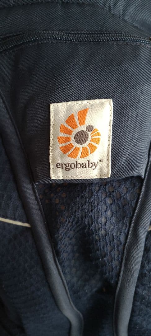 【お値下げ中】【やや美品】ergobaby オムニブリーズ ネイビー 抱っこ紐
