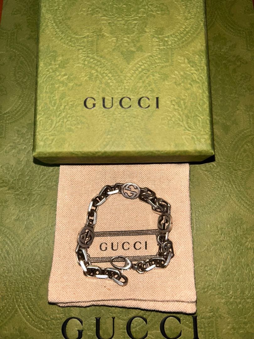 GUCCI ロゴデザイン ブレスレット