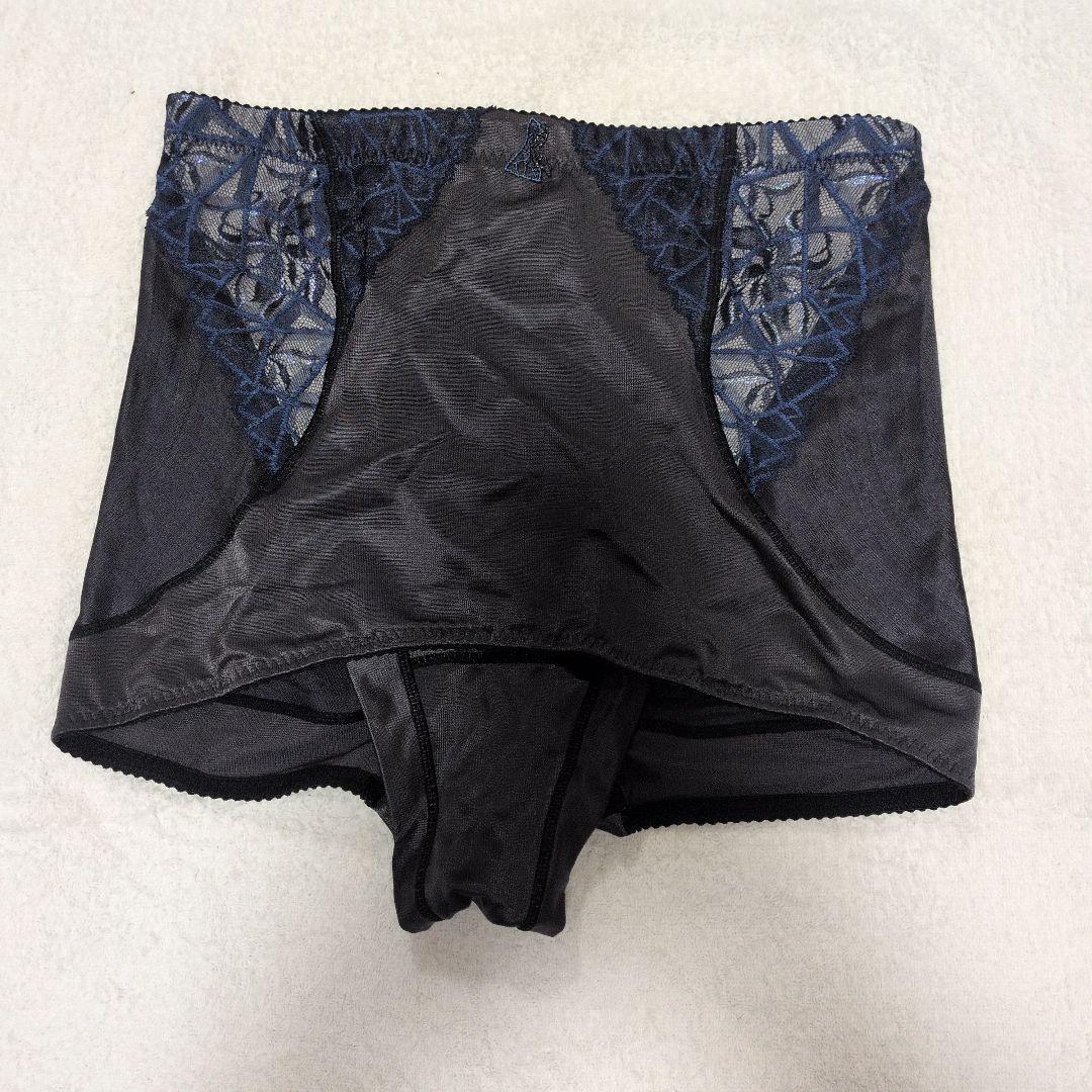 マルコ　カレス　ブラック　補正下着