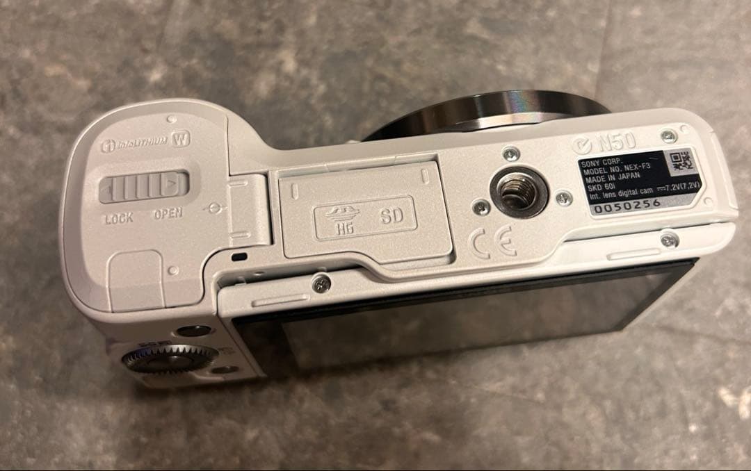 Sony NEX-F3 ミラーレス一眼 NEX-F3 ズームレンズキットホワイト