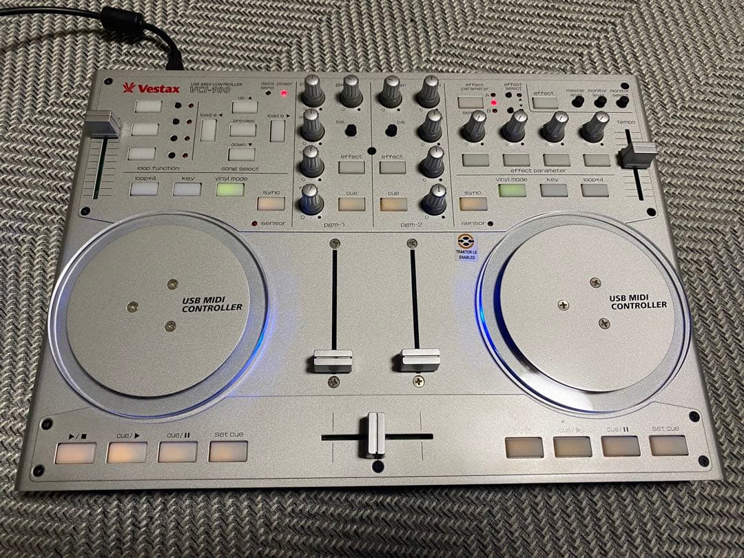 VESTAX VCI-100とVAI-40オーディオインターフェイスのセット