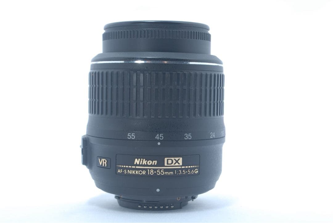 ニコン 一眼レフ♥️人気機種♥️迷ったらコレ♥️スマホ転送 可動式液晶 状態良好✨