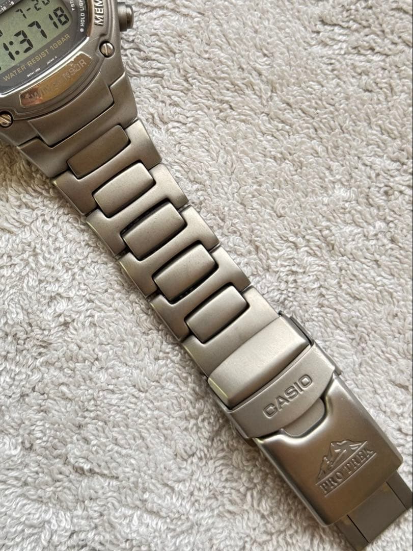 【美品】カシオプロトレックPRT-3000フルチタン&スクリューバック