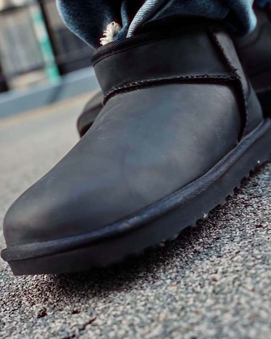 28,600円！完売 新作UGGクラシック ウルトラミニレザー本革