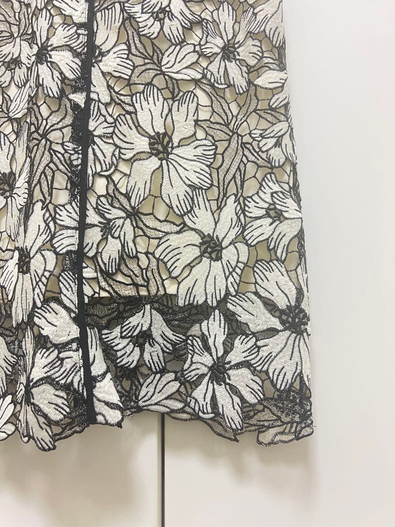 新品■FRAY I.D(フレイ アイディー) フラワーラメレースタイトスカート