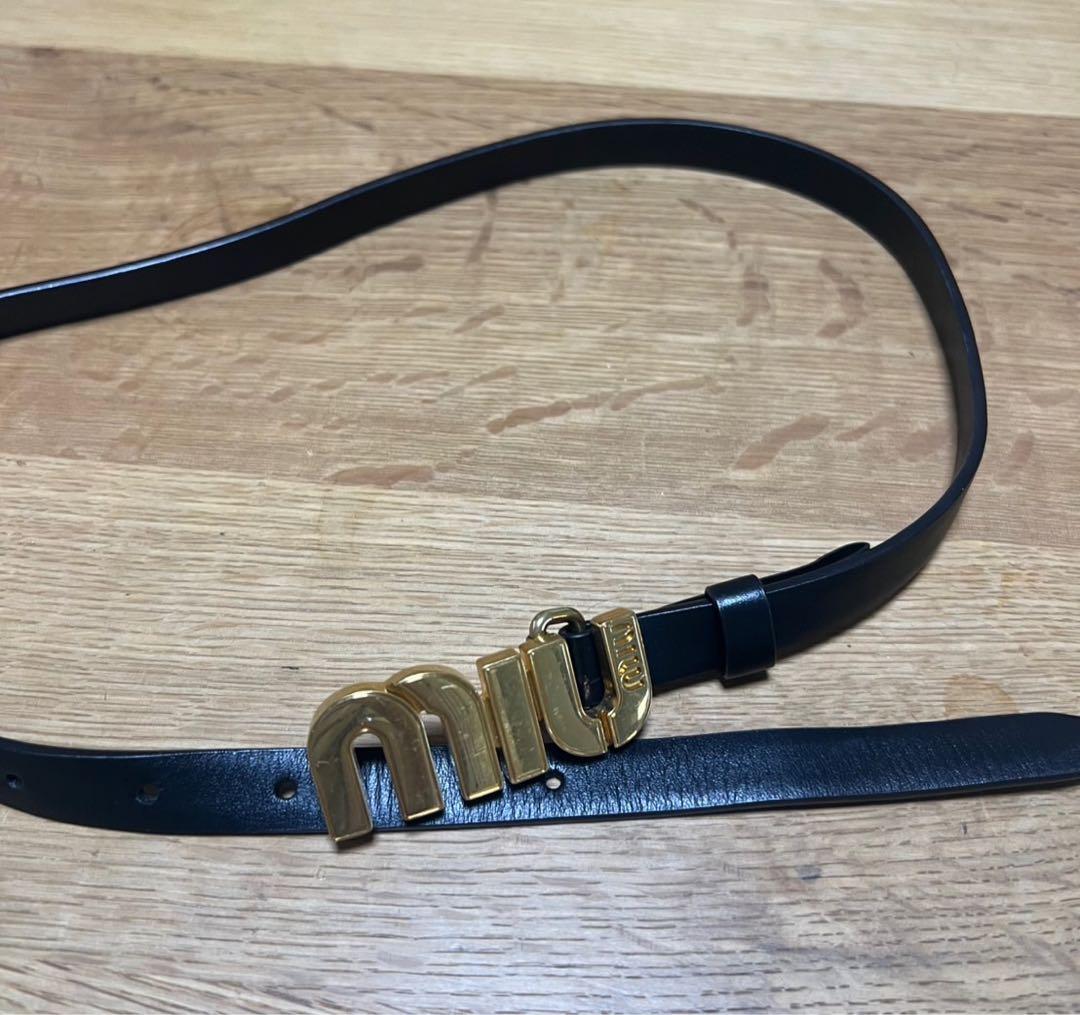 miu miuレザーベルト 黒ゴールドバックル