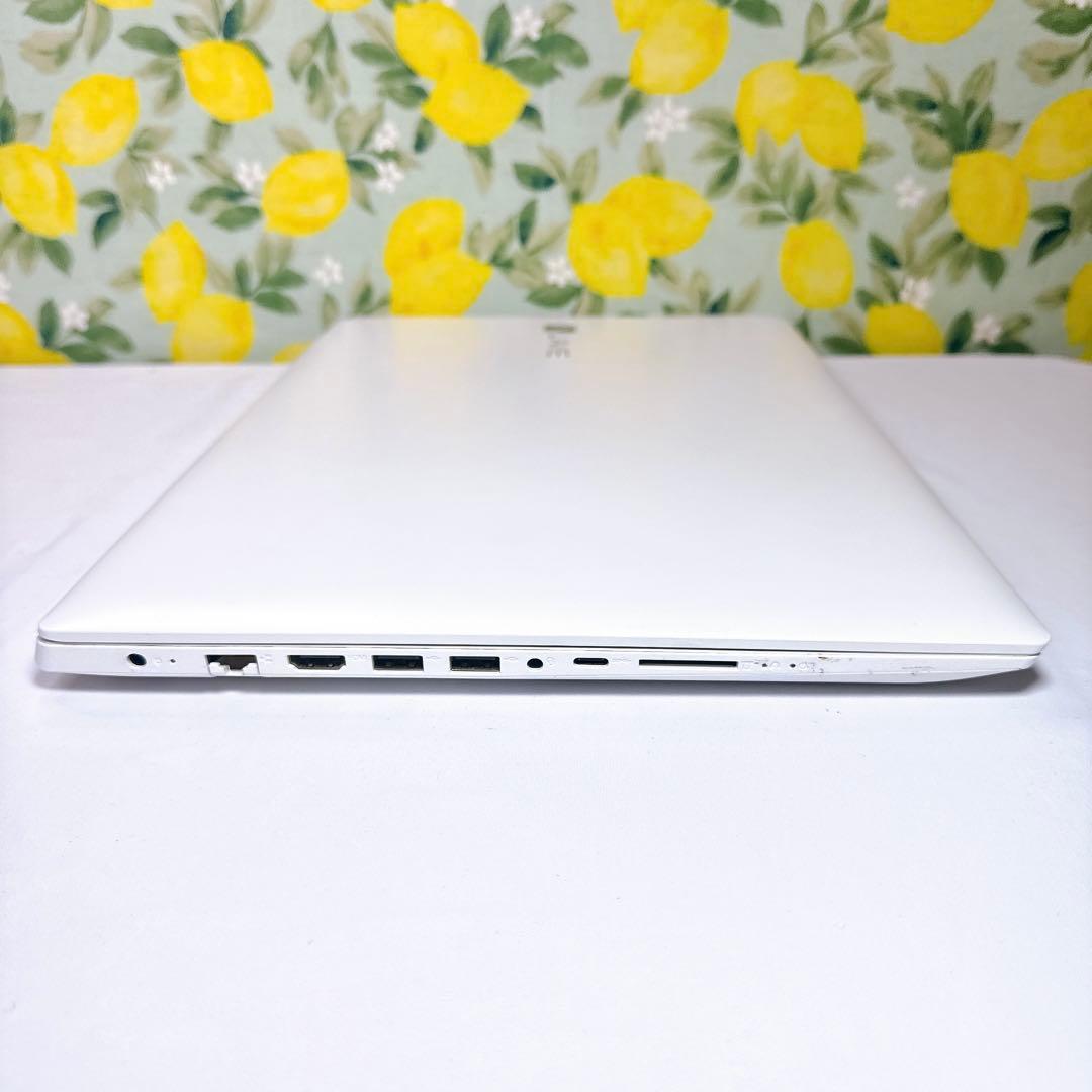 薄型シンプル❤️マットめなホワイトがお洒落❤️Windows11❤️届いたらすぐ使える