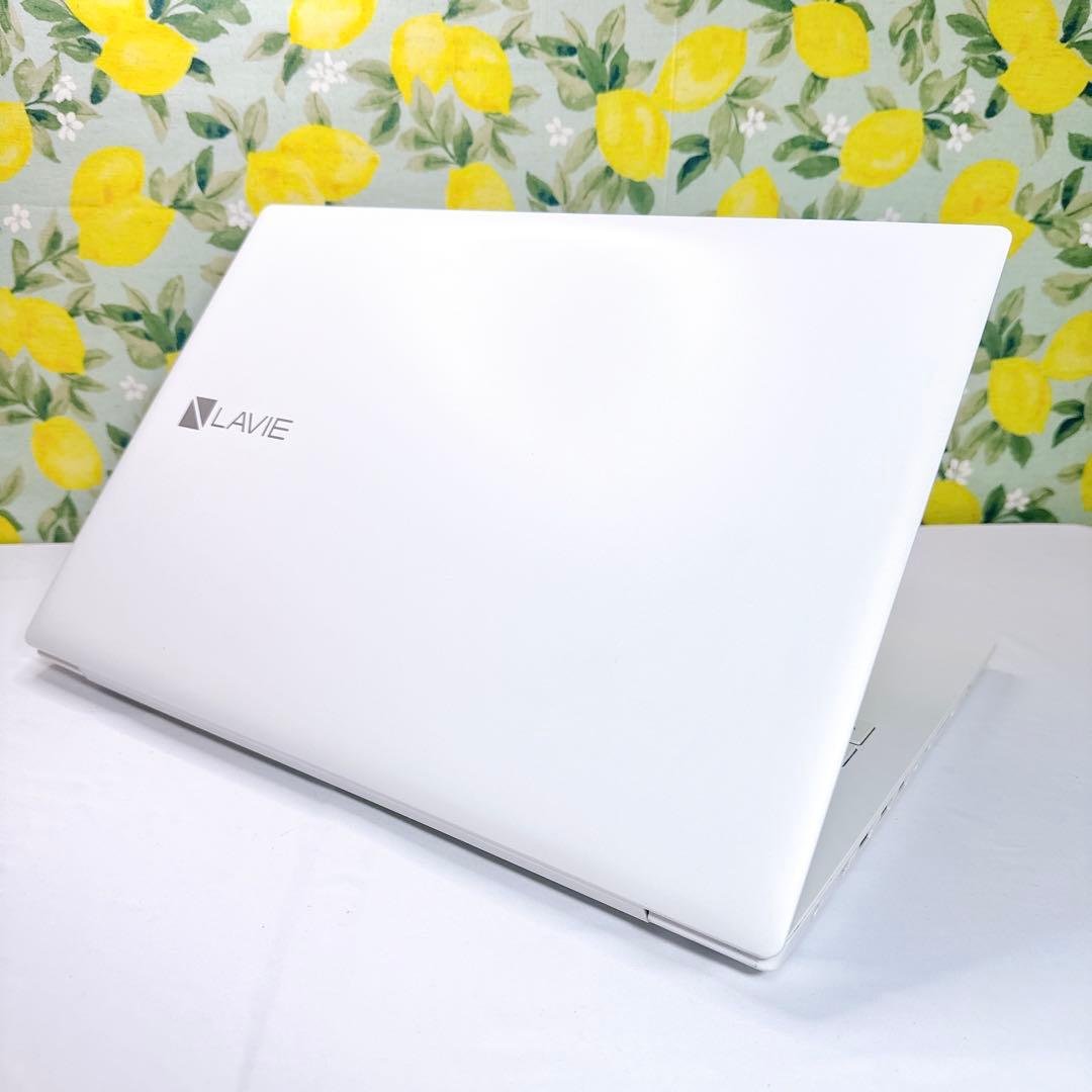 薄型シンプル❤️マットめなホワイトがお洒落❤️Windows11❤️届いたらすぐ使える