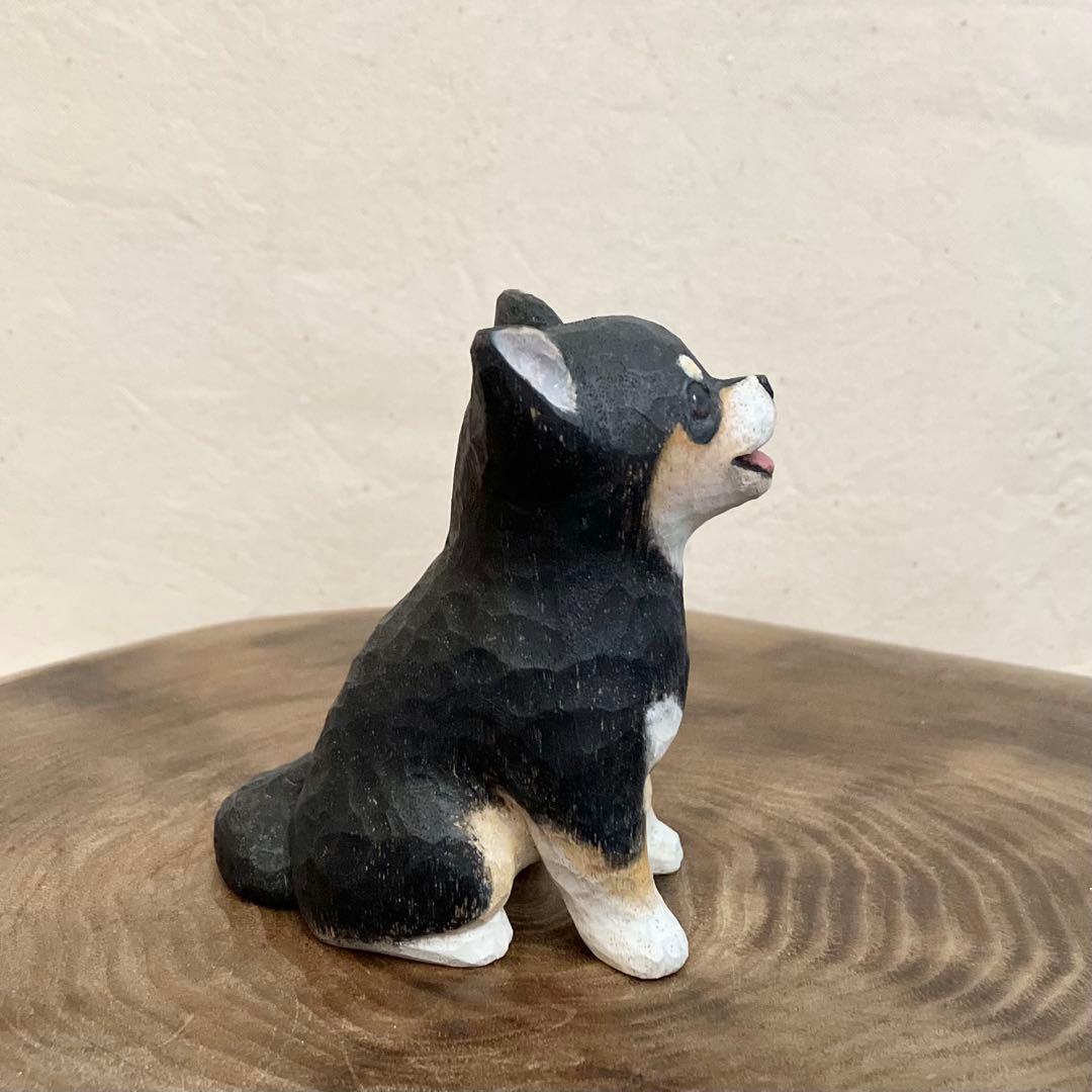 木彫りのチワワ