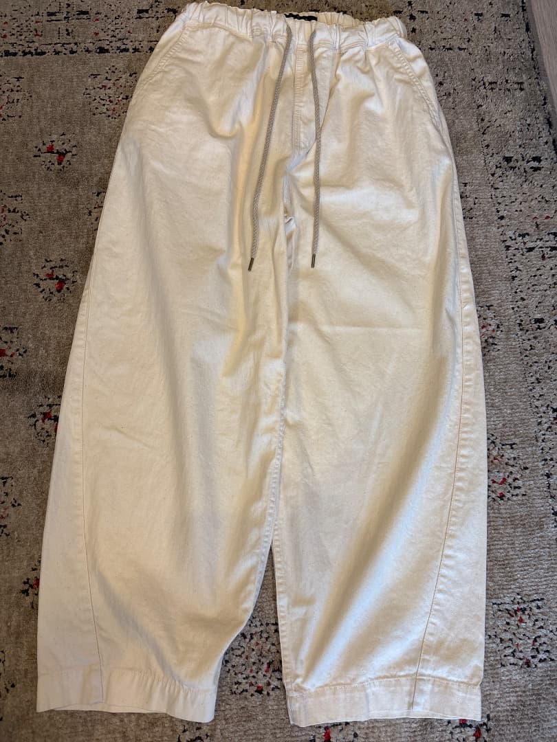 新品タグ付　ハグオーワー　デニムイージープルオンパンツ