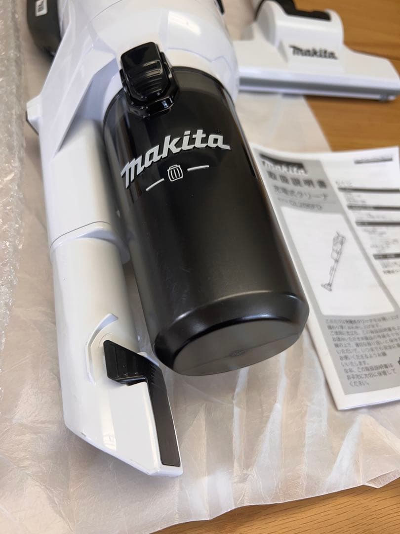 マキタ 充電式クリーナー CL286FD 本体　試運転のみ。