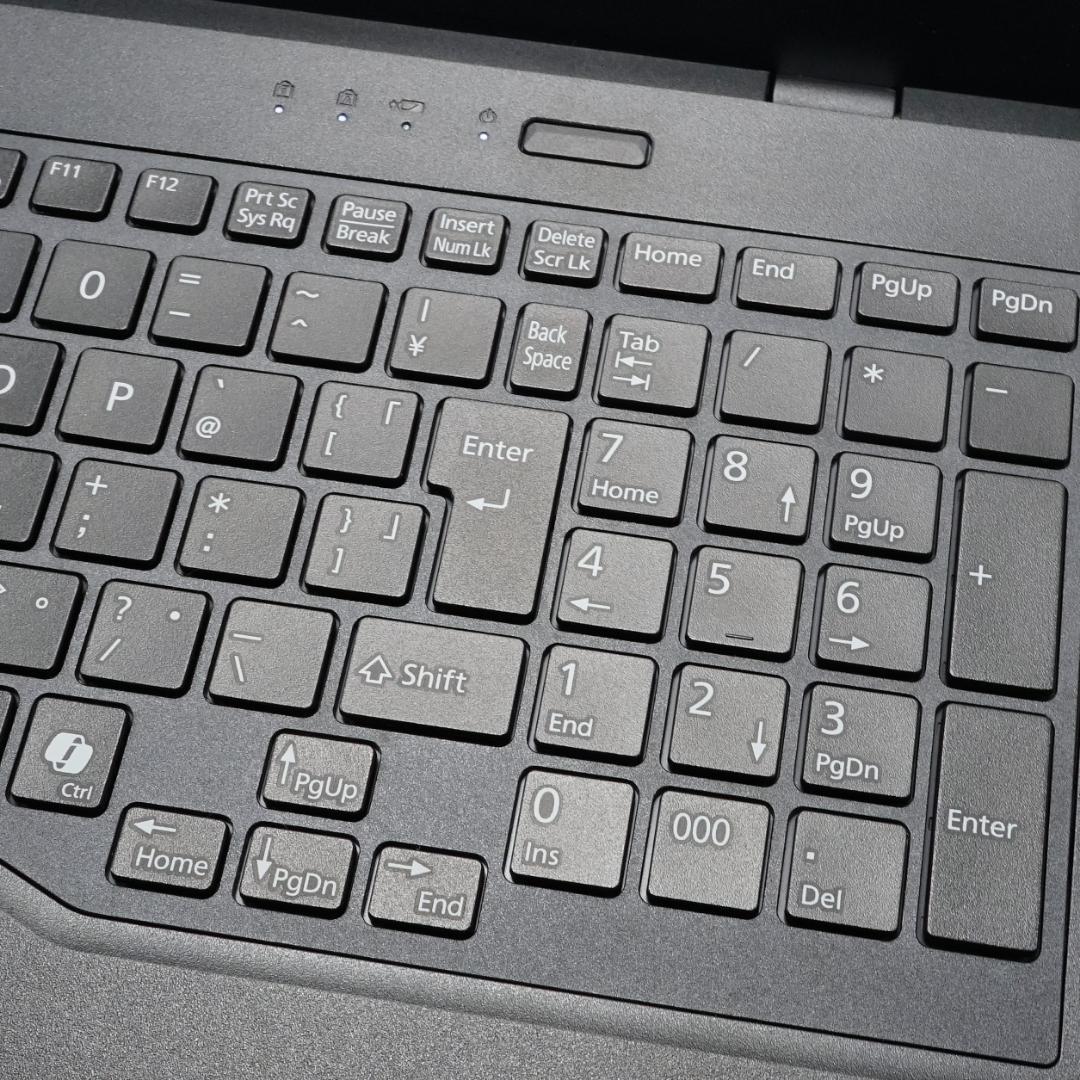 未使用に近いレベルの極美品✨第１２世代コアｉ５に超高速新品ＳＳＤ５１２ＧＢ搭載！