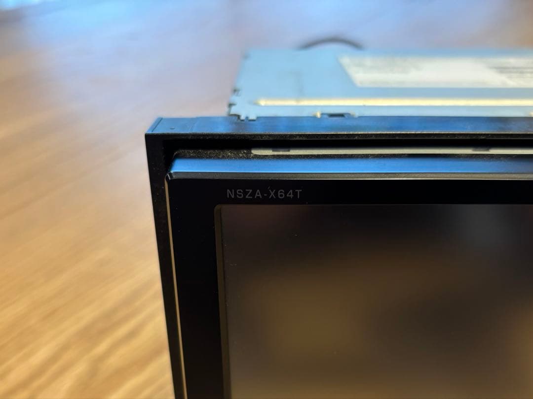 トヨタ純正ナビ　NSZA-X64T　地図2023年春　プリウスα外し　おまけ付き