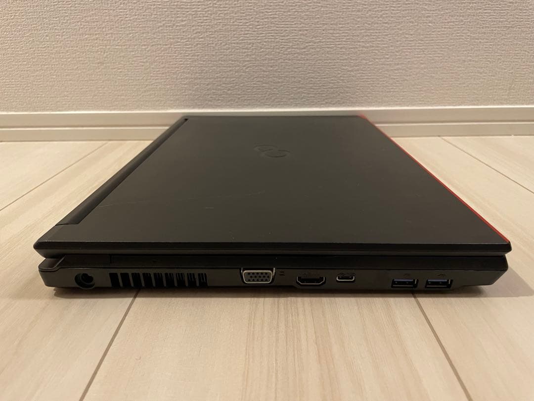 富士通 A5511/HX i5-1135G7 8GB 256GB Office