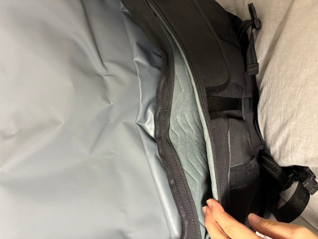 【美品】メッセンジャーバッグ CTZ/シーティーゼット 24L 防水