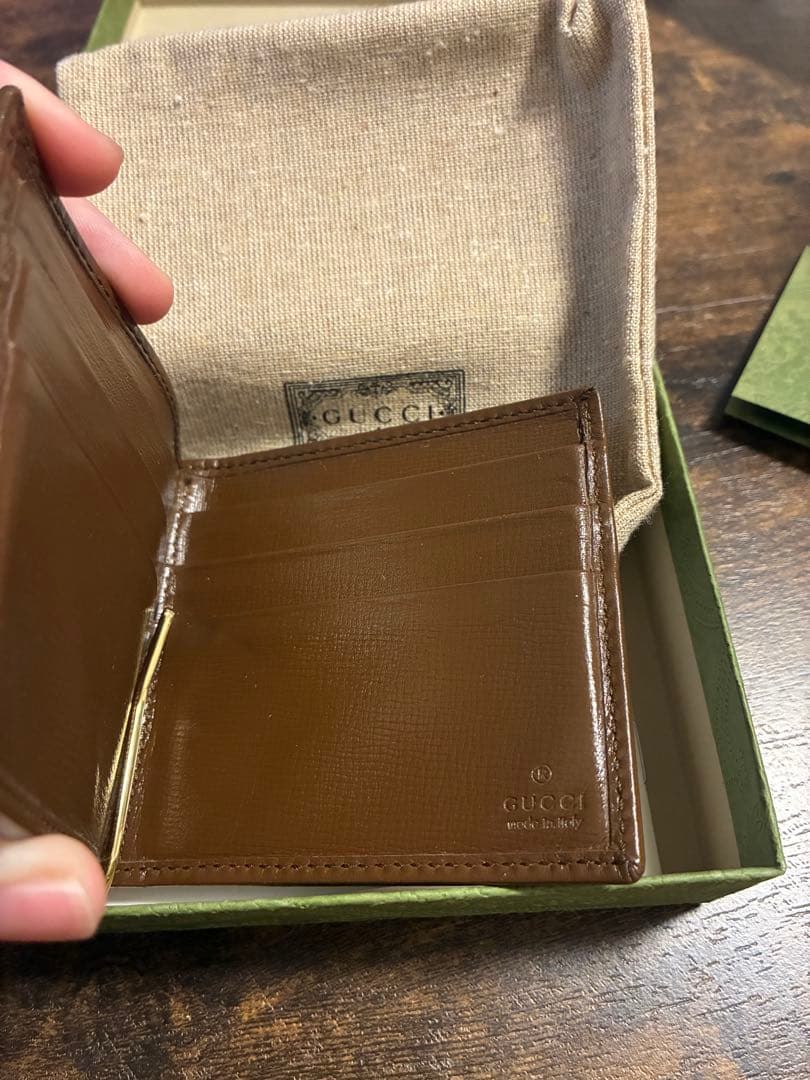 美品　GUCCI 二つ折りマネークリップ