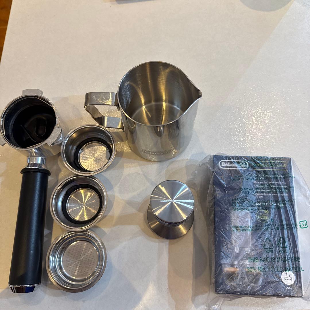 De'Longhiエスプレッソメーカー デディカアルテ