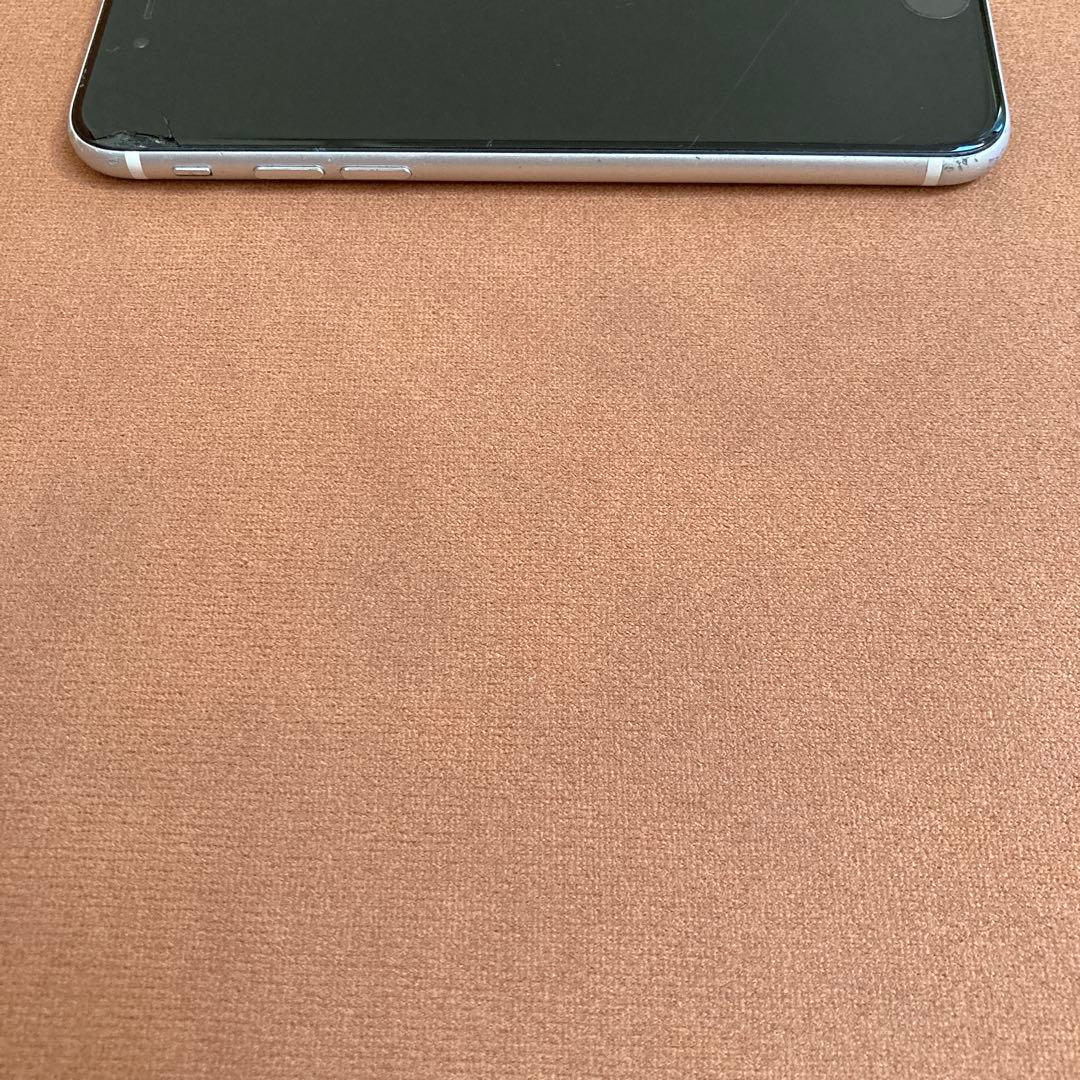 201【早い者勝ち】iPhoneSE2 第2世代 64GB SIMフリー☆
