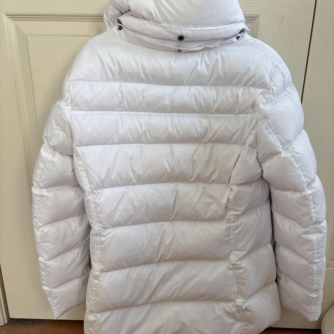   ホワイトダウンジャケット