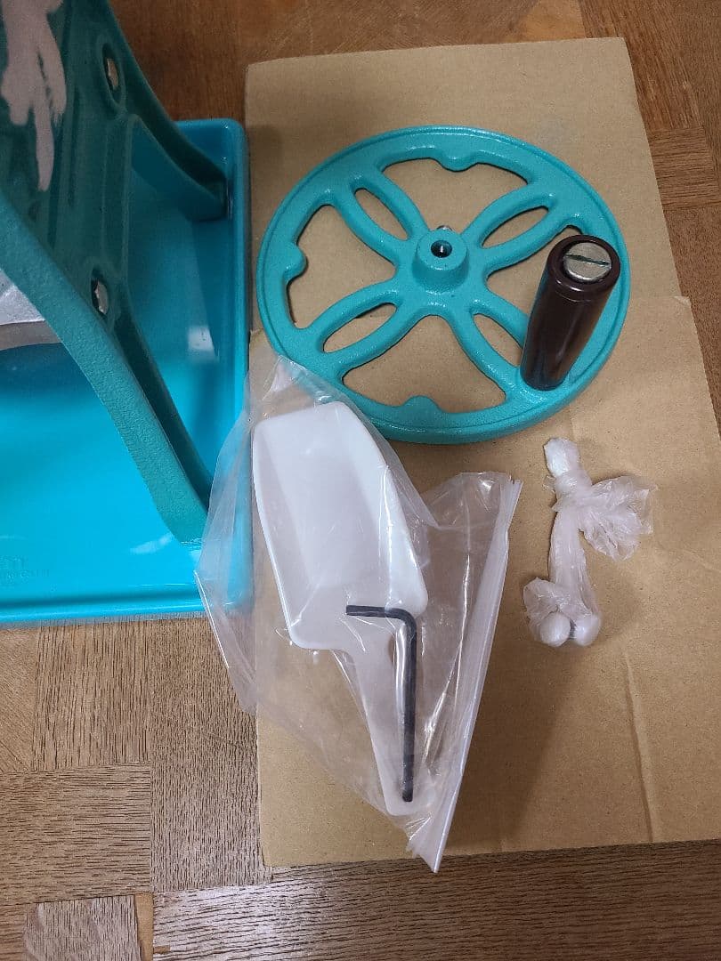【未使用】スワン ミニ手動式 氷削機 かき氷機 ちいさな南極DX SI-5A
