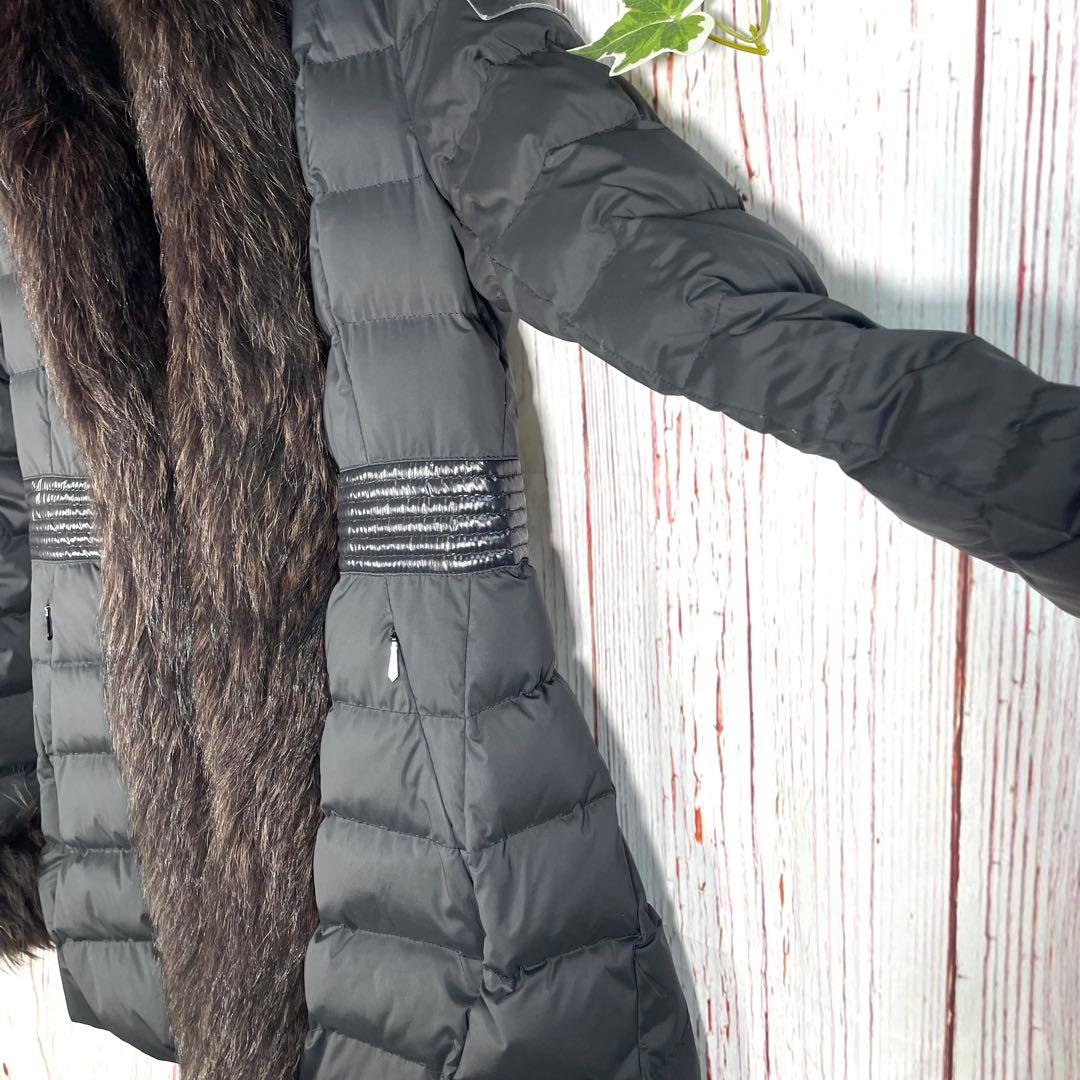 【人気】タトラスダウンジャケットダウンコート　黒　ファー　ラクーン　ロゴRライン