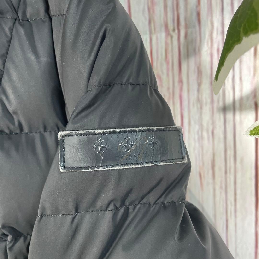 【人気】タトラスダウンジャケットダウンコート　黒　ファー　ラクーン　ロゴRライン