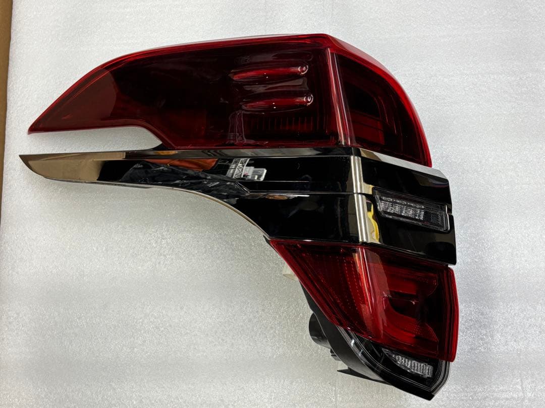 ヴェルファイア30系 後期 テールランプセット シーケンシャル レッド クリア