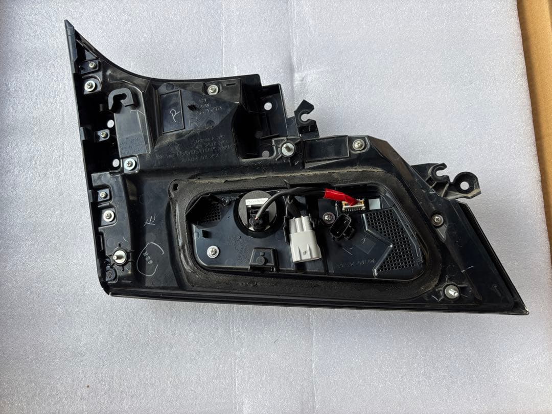 ヴェルファイア30系 後期 テールランプセット シーケンシャル レッド クリア