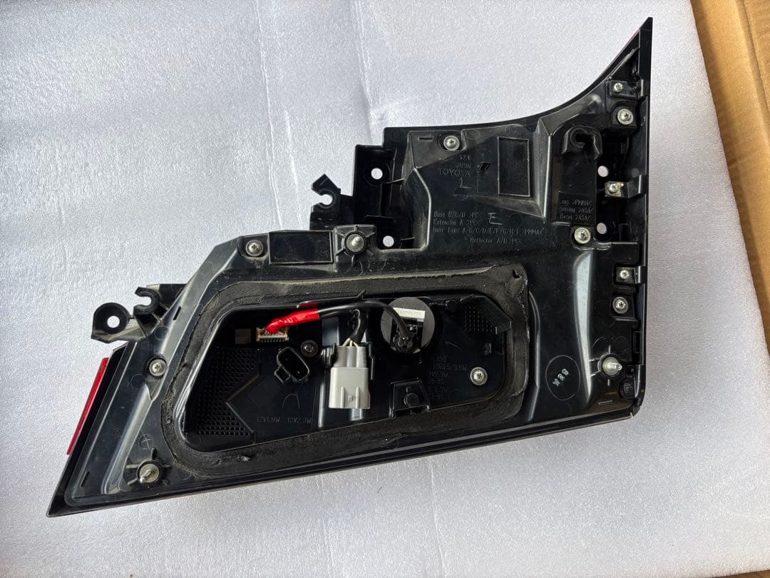 ヴェルファイア30系 後期 テールランプセット シーケンシャル レッド クリア