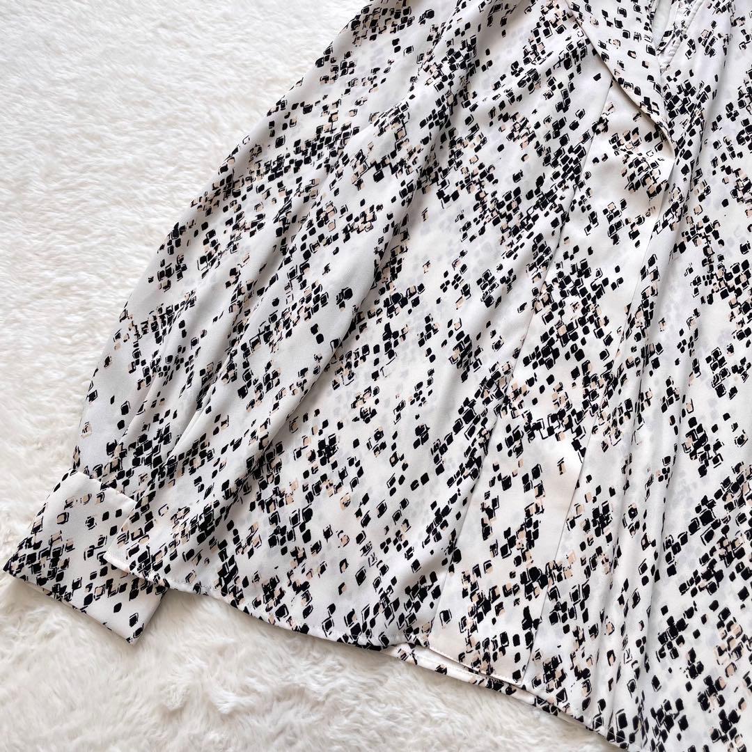 美品 ピンキーアンドダイアン◆アブストラクトプリントブラウス エクリュ 38