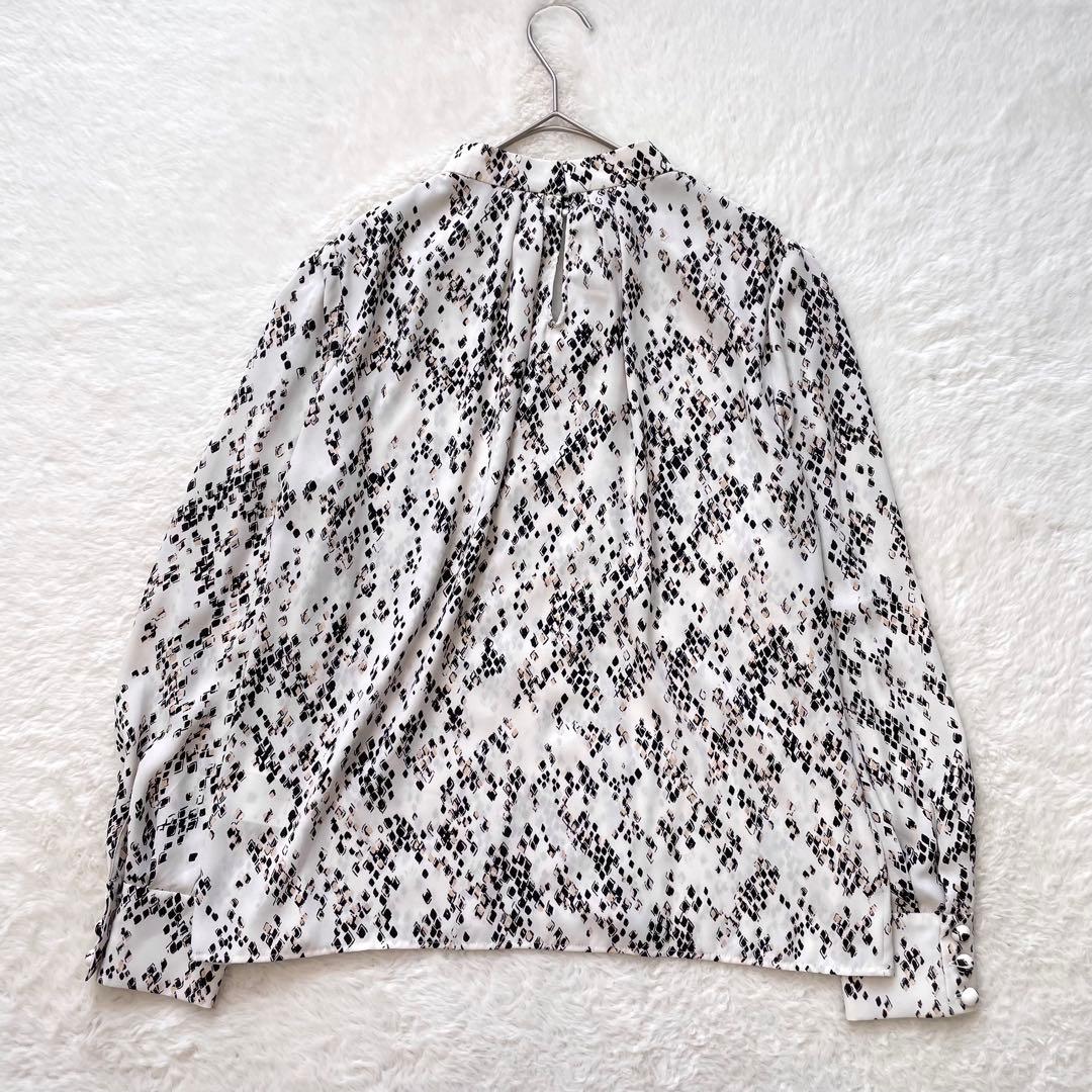 美品 ピンキーアンドダイアン◆アブストラクトプリントブラウス エクリュ 38