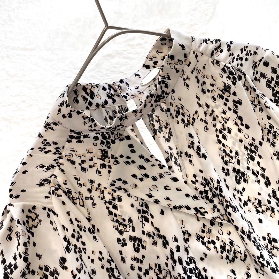 美品 ピンキーアンドダイアン◆アブストラクトプリントブラウス エクリュ 38