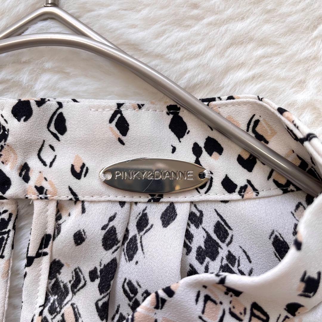 美品 ピンキーアンドダイアン◆アブストラクトプリントブラウス エクリュ 38