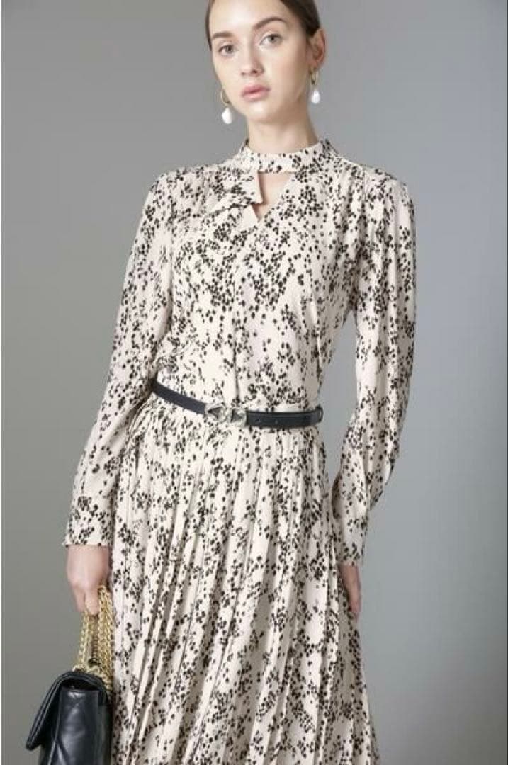 美品 ピンキーアンドダイアン◆アブストラクトプリントブラウス エクリュ 38