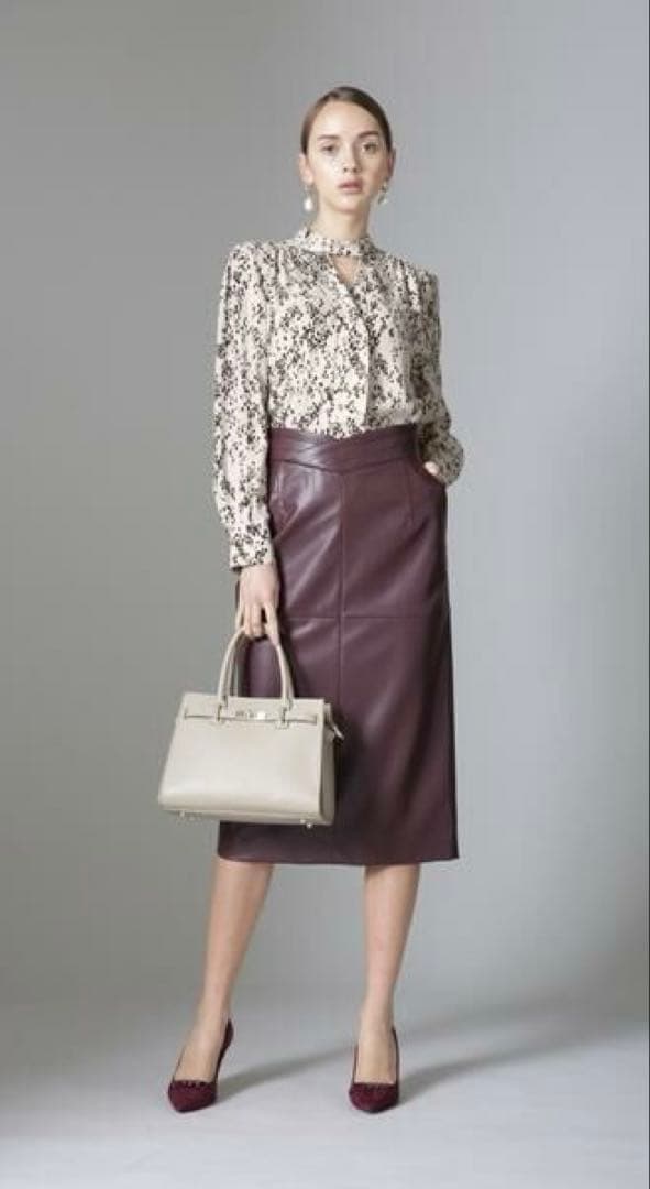 美品 ピンキーアンドダイアン◆アブストラクトプリントブラウス エクリュ 38