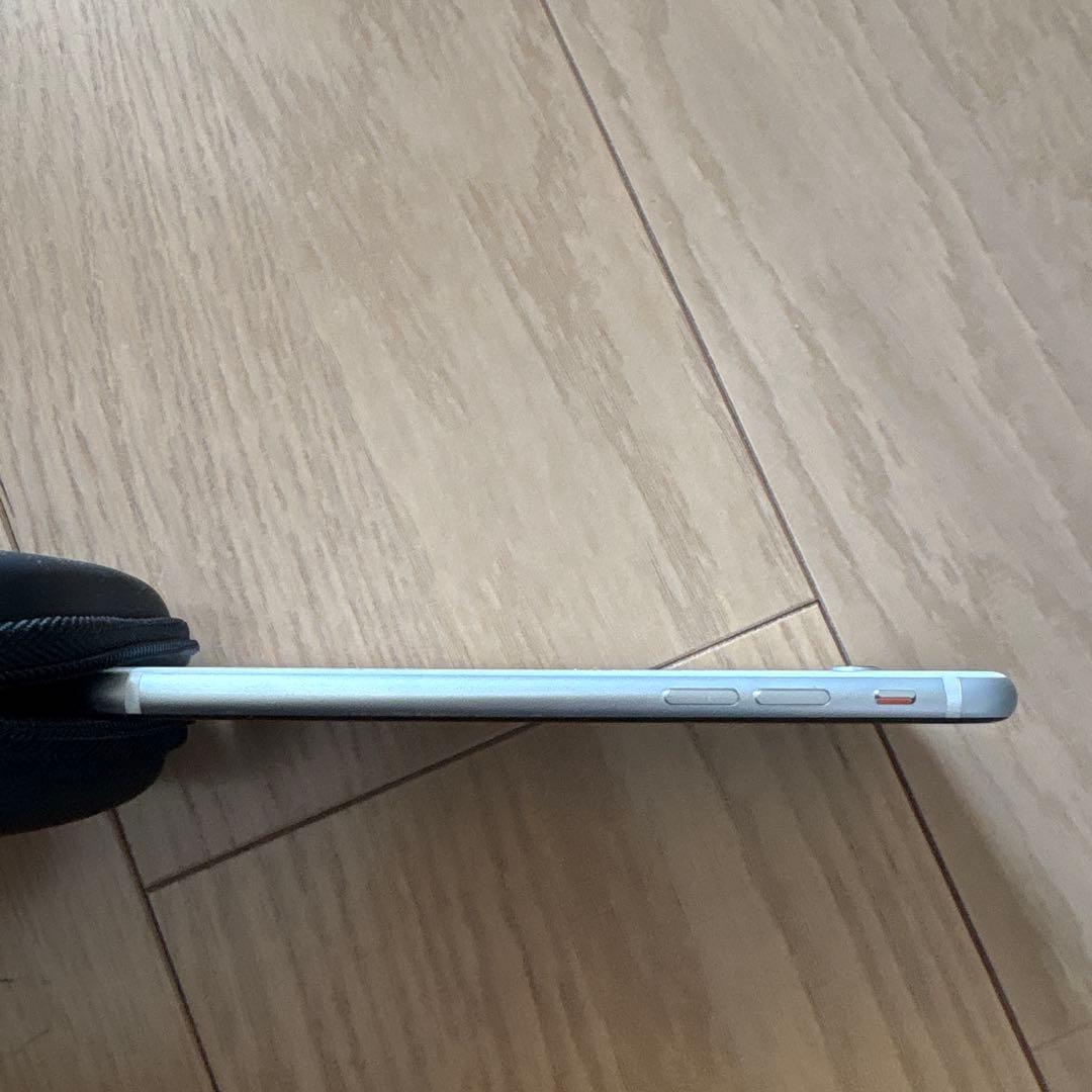 iPhon SE2 第二世代 ホワイト64GB ケース&充電ケーブル付き