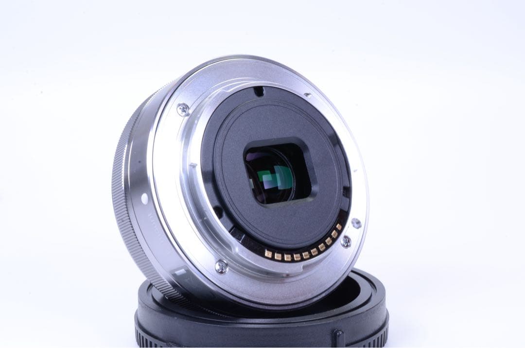 SONY E16mm F2.8 単焦点｜軽量パンケーキ｜外観光学ともに美品