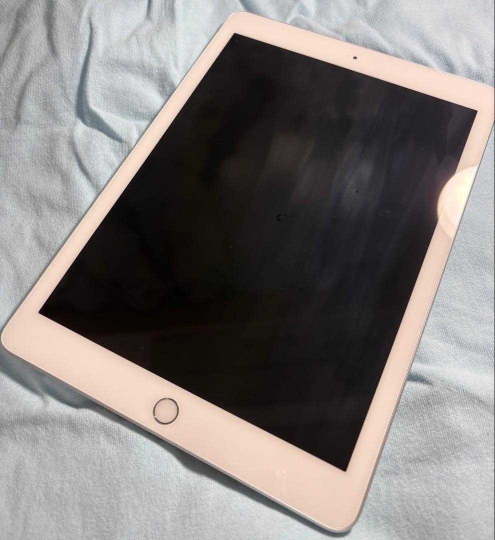 Apple iPad 第6世代 128GB シルバー