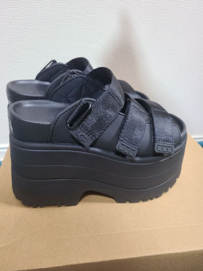 たま　UGG GOLDENRISE / アグ ゴールデンライズ　22㎝