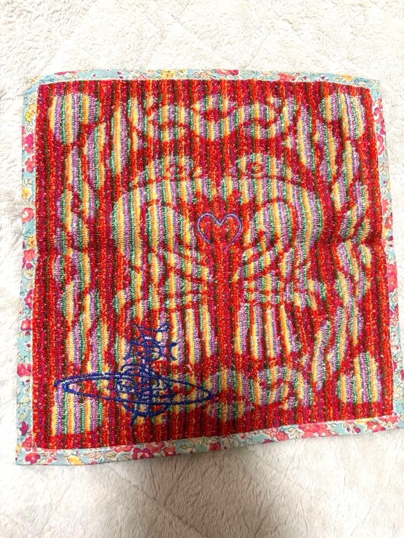 ヴィヴィアンウエストウッド　新品未使用タグなしハンカチ 8セット