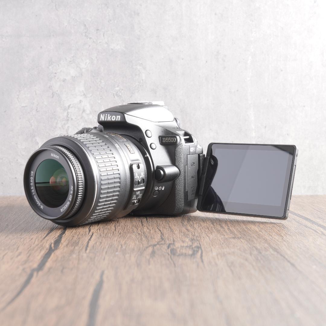 ショット数2891回で美品✨Wi-Fi✨自撮り✨Nikon D5500　740